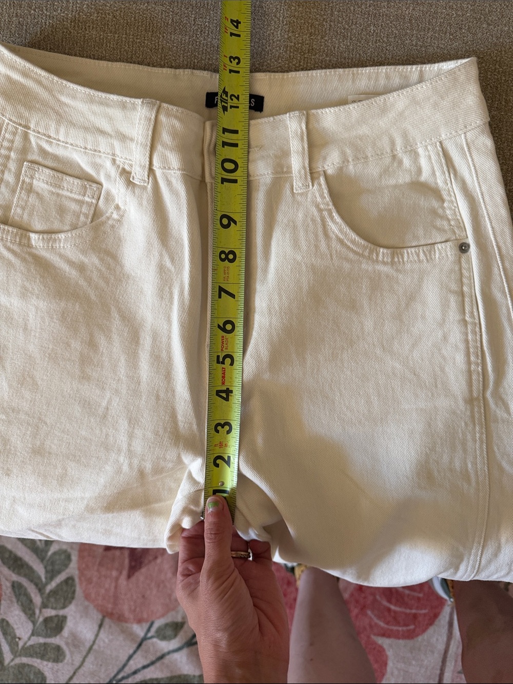 Flamingals Cream White Barrel Jeans NWOT size Small - Picture 4 of 7